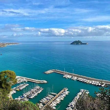 Homestay Con Terrazza Vista Panoramica Alassio