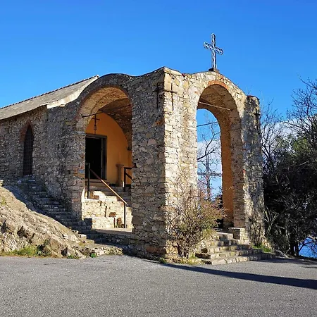 Homestay Con Terrazza Vista Panoramica Alassio