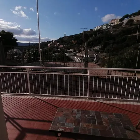 Rum i privatbostad Con Terrazza Vista Panoramica Alassio